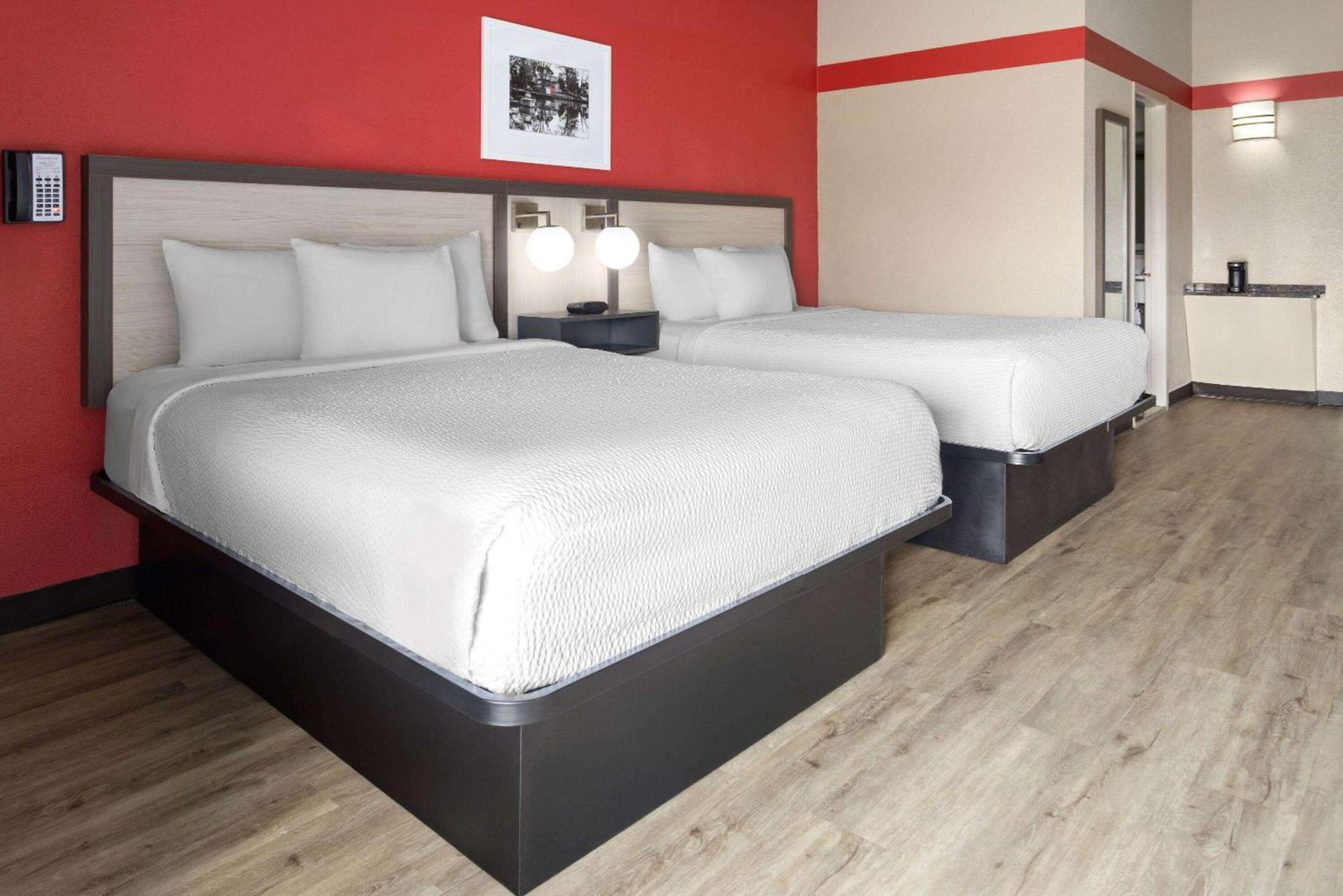 מלון Ramada By Wyndham פרסיפני מראה חיצוני תמונה