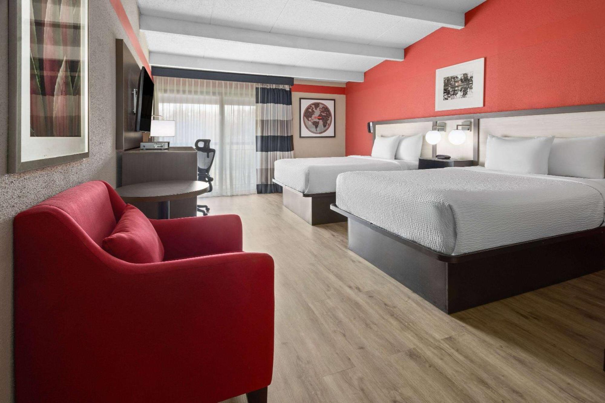 מלון Ramada By Wyndham פרסיפני מראה חיצוני תמונה