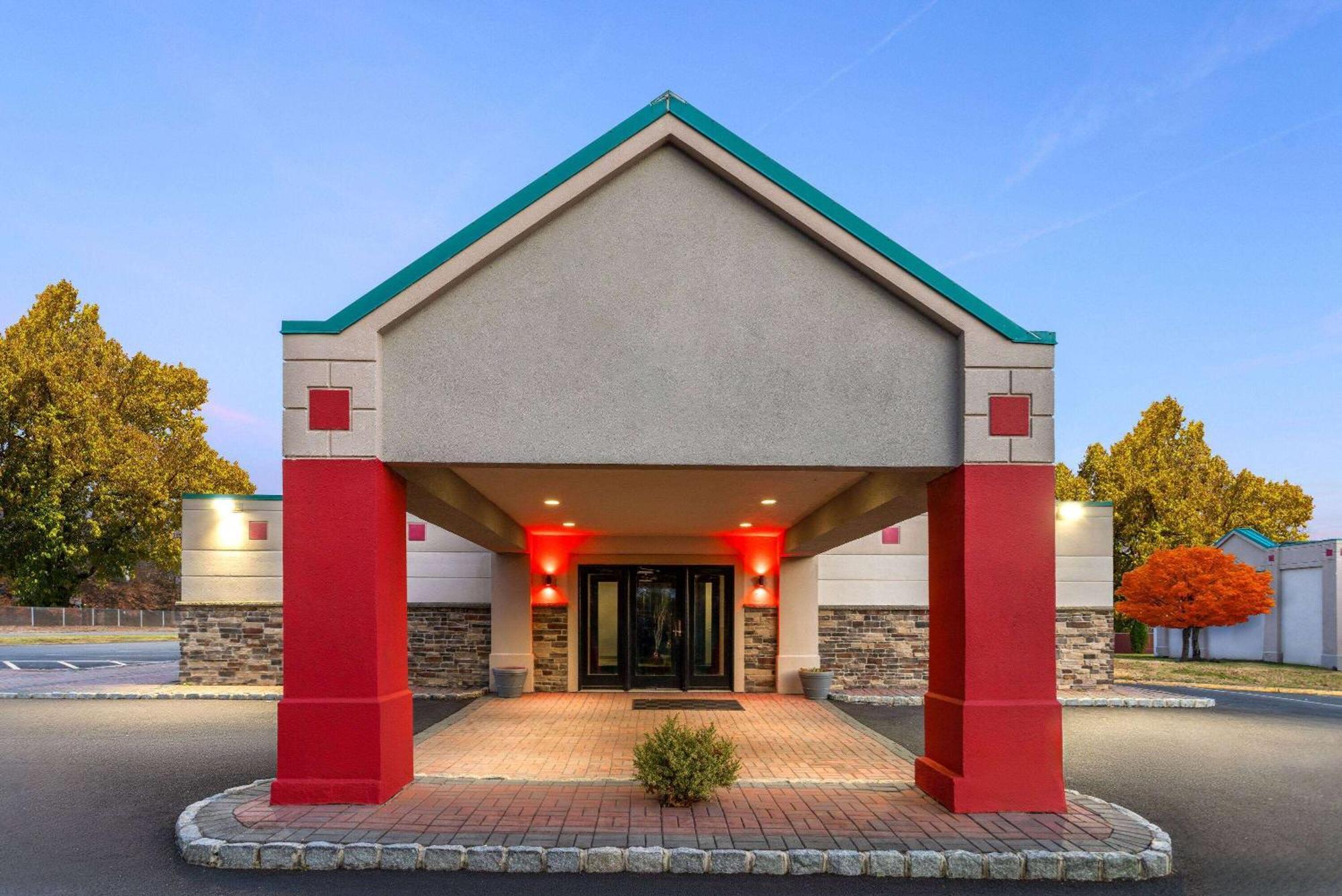 מלון Ramada By Wyndham פרסיפני מראה חיצוני תמונה